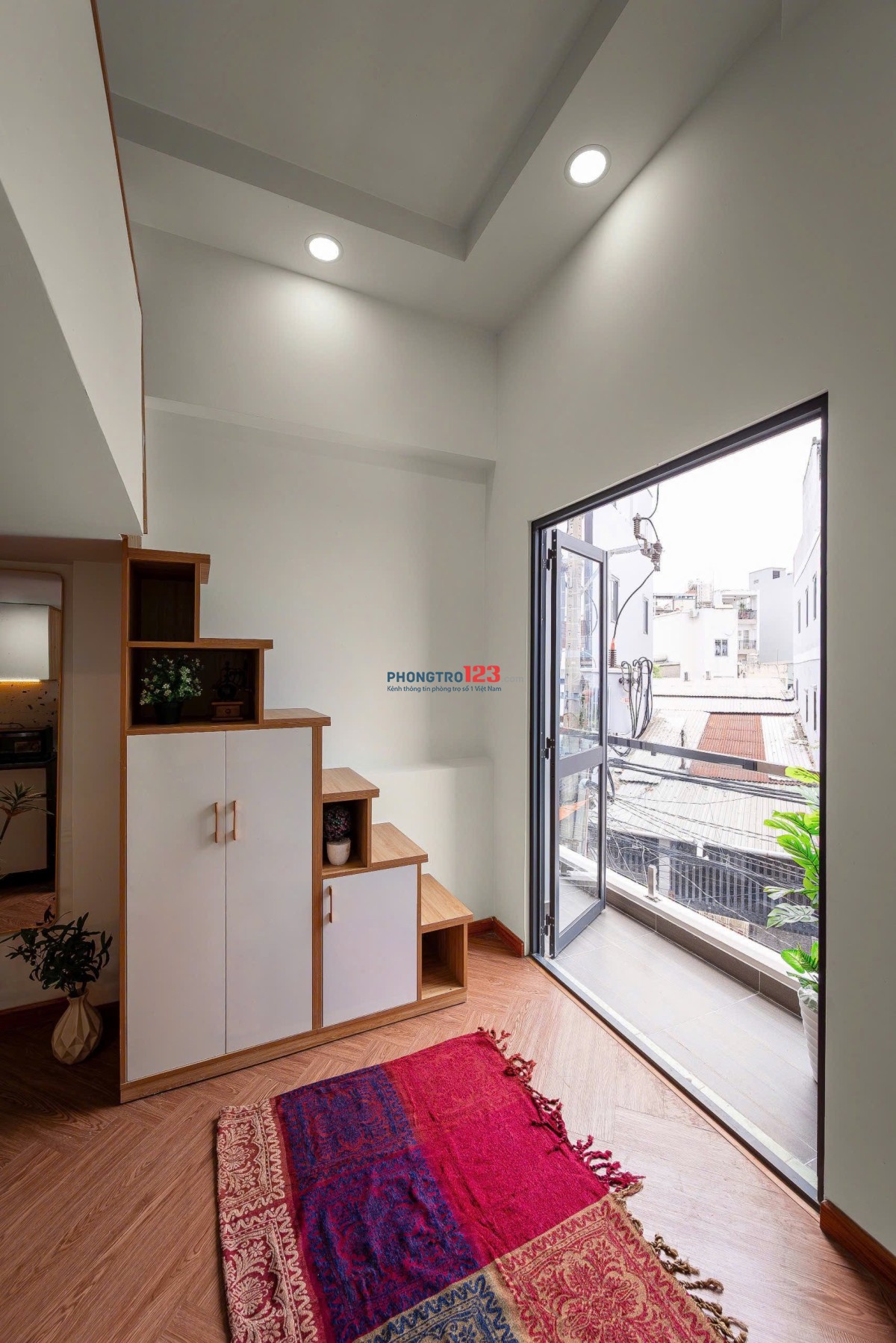 Cho thuê Douplex mới xây đầy đủ nội thất có ban công full view ngay đại học Văn Hiến