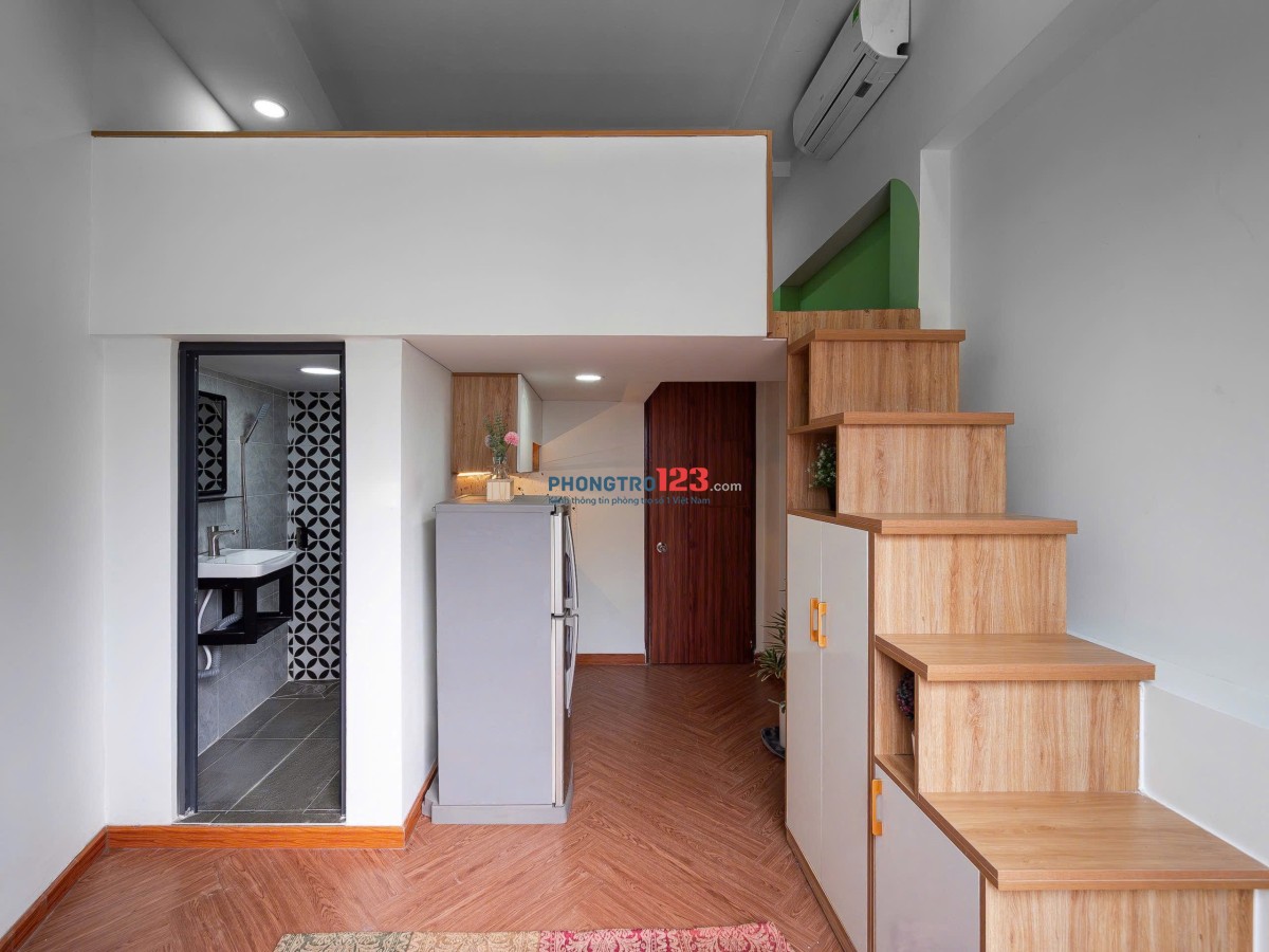 Cho thuê Douplex mới xây đầy đủ nội thất có ban công full view ngay đại học Văn Hiến