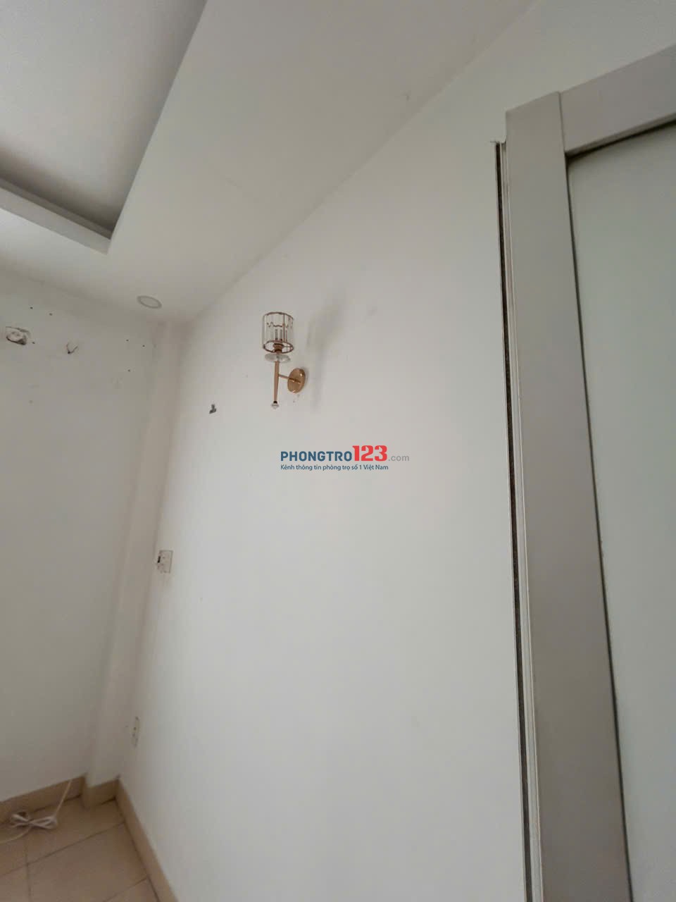 Cho thuê 2 phòng có máy lạnh, nội thất giá 3 triệu; KHÔNG NT 2.5 triệu.