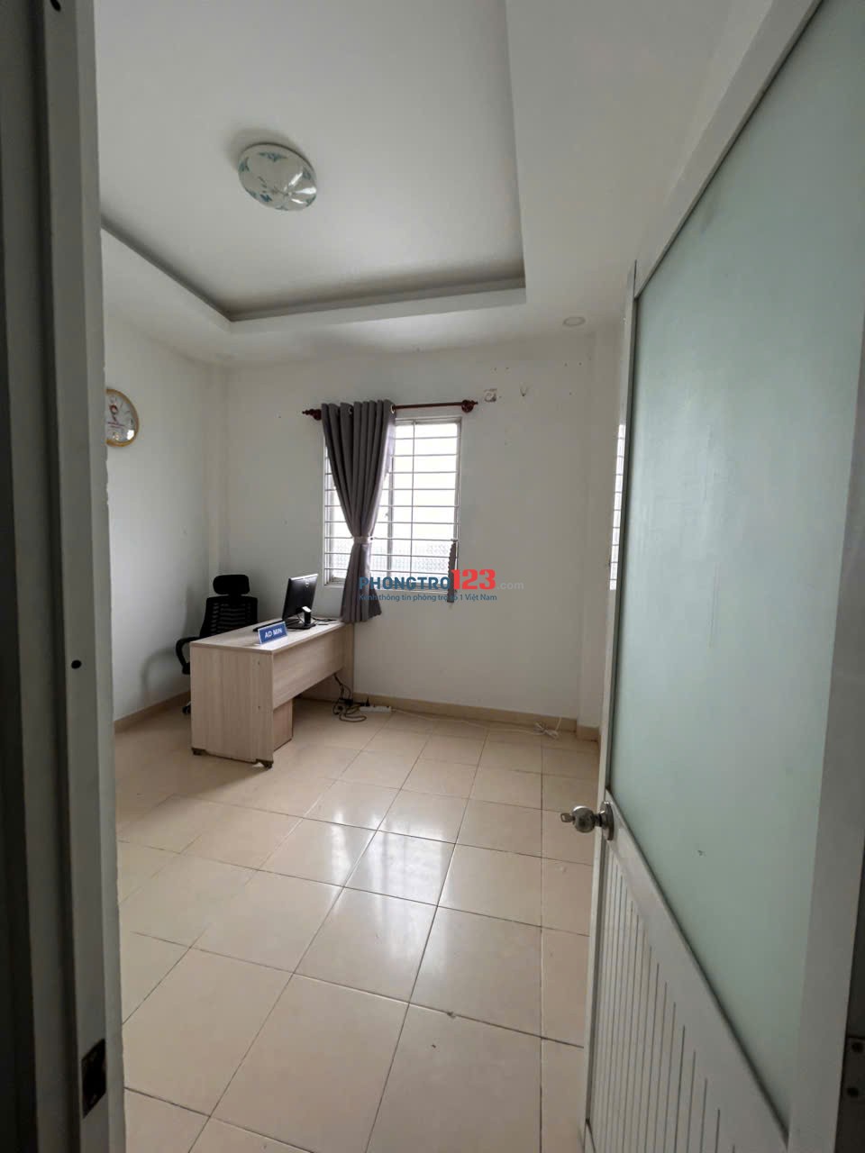 Cho thuê 2 phòng có máy lạnh, nội thất giá 3 triệu; KHÔNG NT 2.5 triệu.