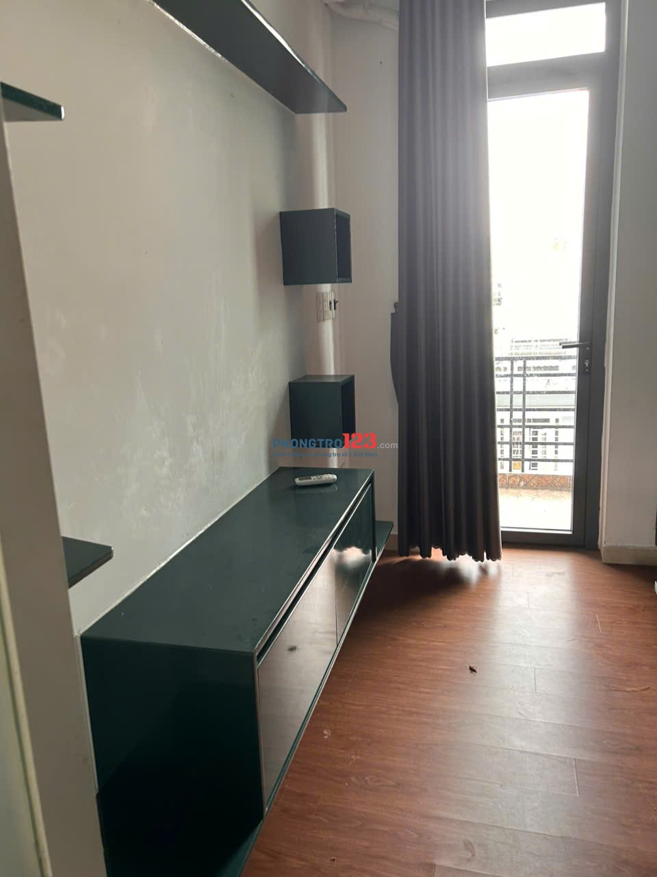 Cho thuê 2 phòng có máy lạnh, nội thất giá 3 triệu; KHÔNG NT 2.5 triệu.