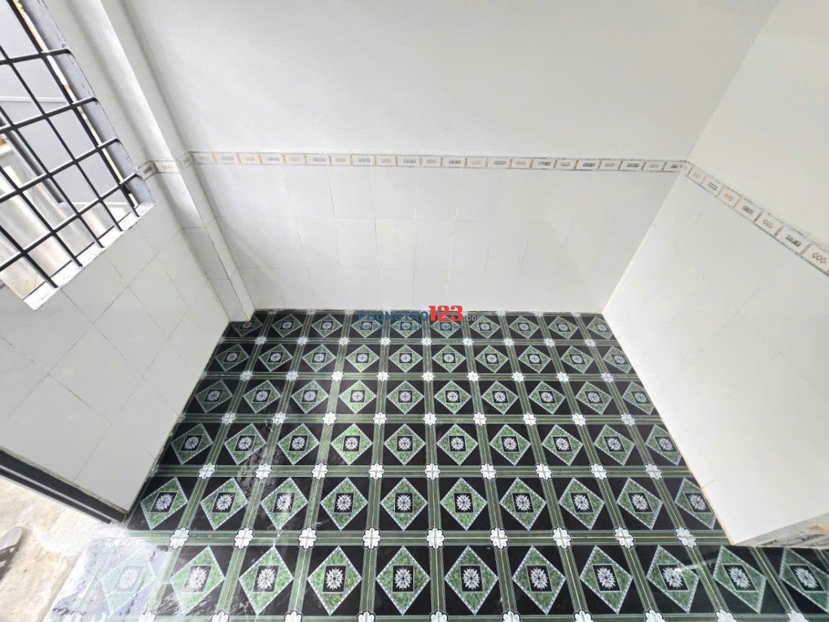 trọ mới xây, phòng rộng sạch, có cửa sổ thoáng mát, có nhiều tiện ích