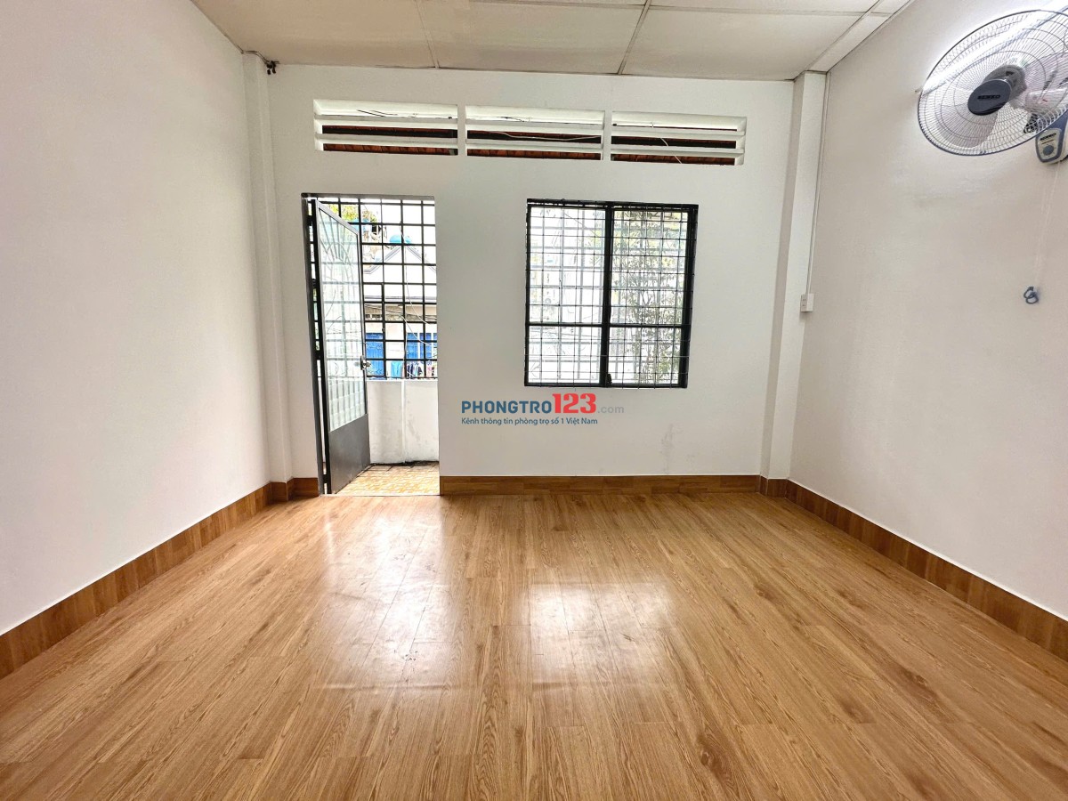 PHÒNG CÓ BANCOL SIÊU RỘNG NGAY ĐINH BỘ LĨNH