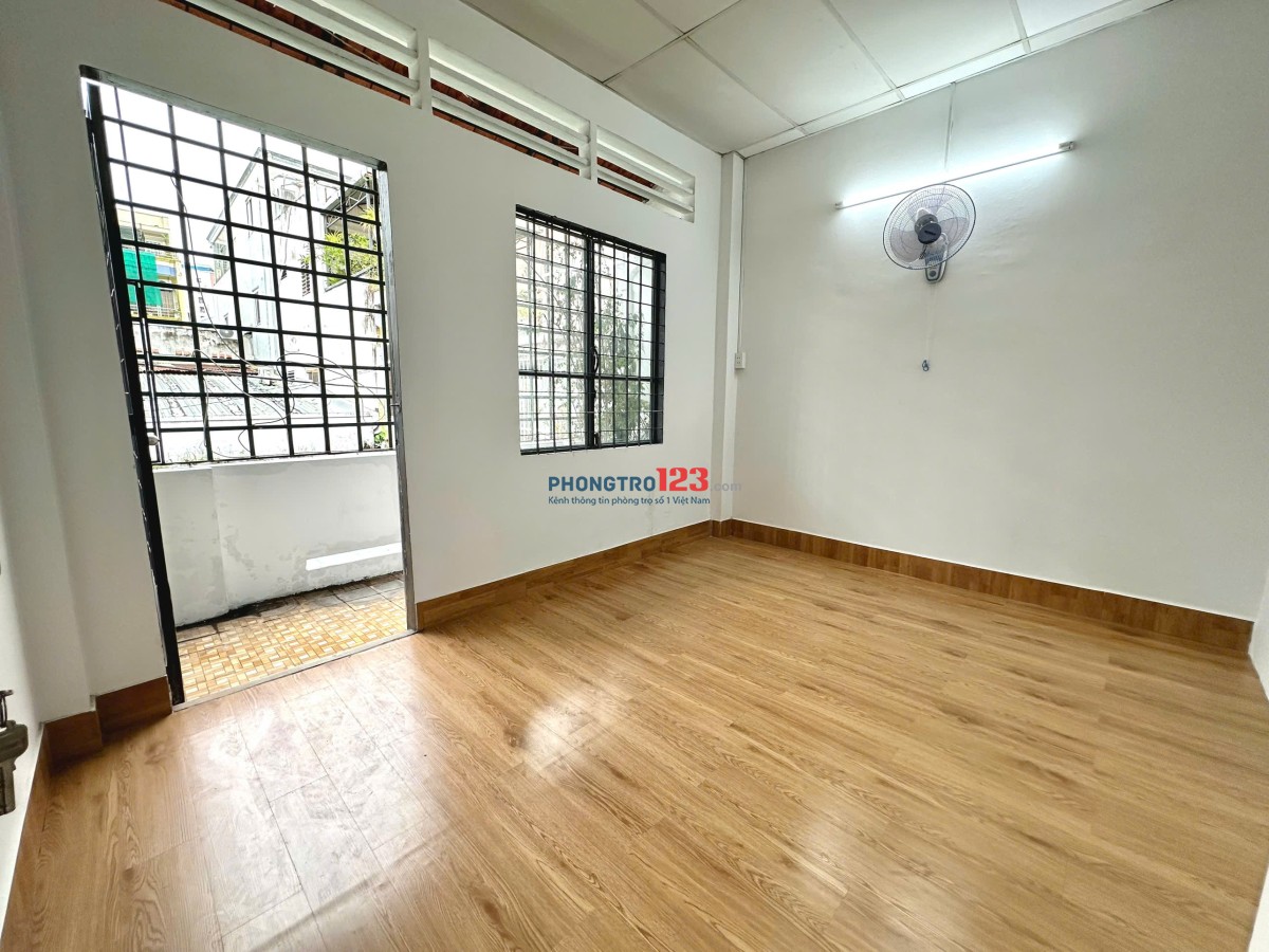 PHÒNG CÓ BANCOL SIÊU RỘNG NGAY ĐINH BỘ LĨNH