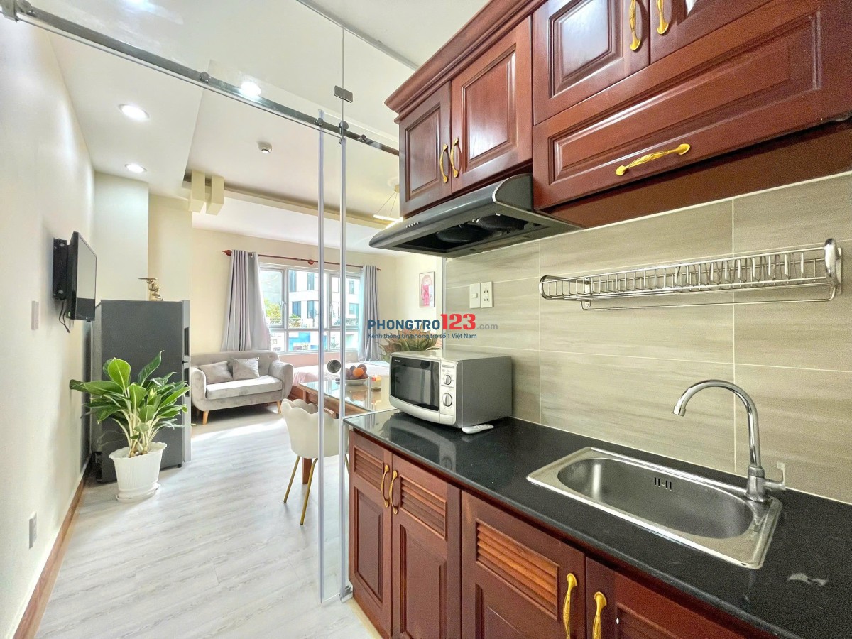 CHO THUÊ PHÒNG FULL NỘI THẤT – CỬA SỔ LỚN, ĐÓN NẮNG TỰ NHIÊN – BÌNH THẠNH (GIÁP Q1, Q3)