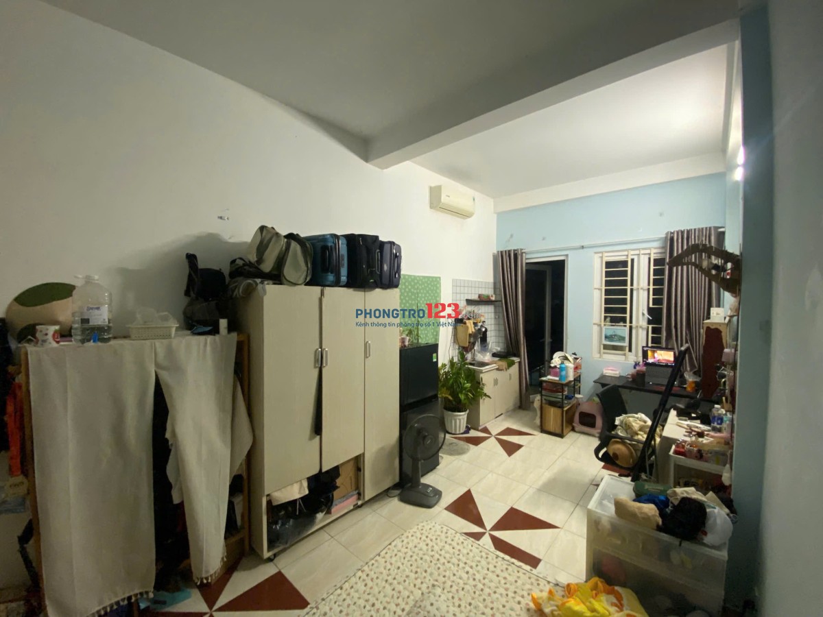 Nhượng phòng Bình Thạnh vào cuối tháng 9