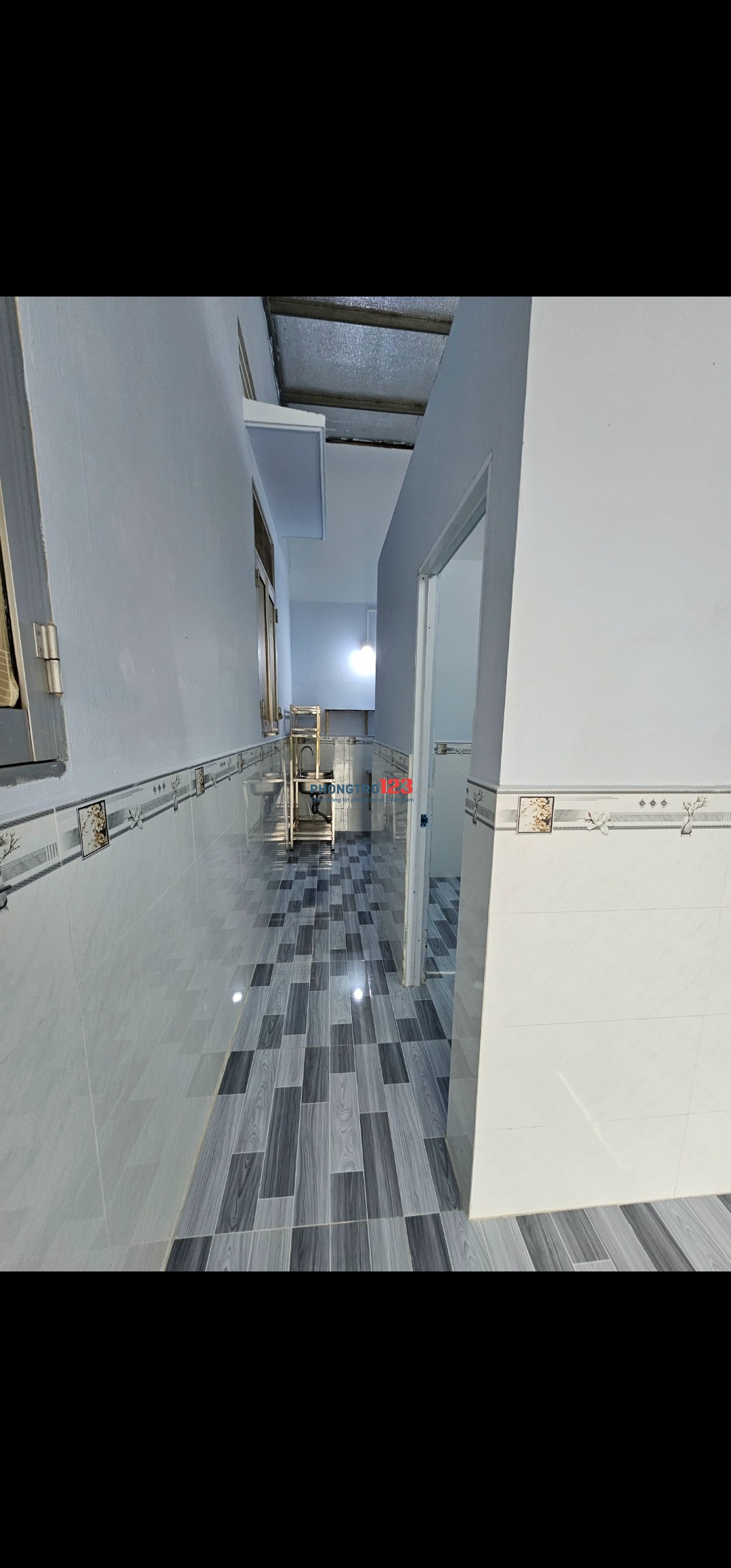 Nhà trọ mặt tiền cách SPKT 300m