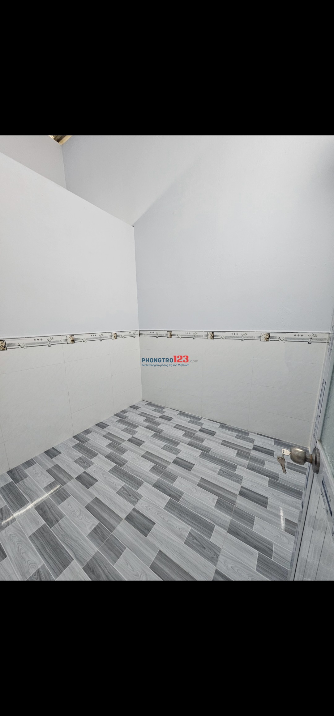 Nhà trọ mặt tiền cách SPKT 300m
