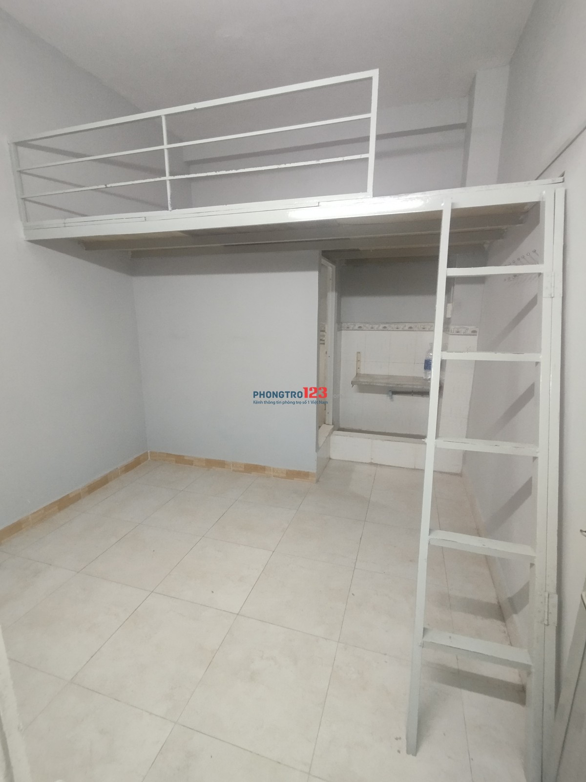 Phòng góc có gác 2,6 triệu. Có Hỗ trợ cọc. Đường Số 6. P4. Q8