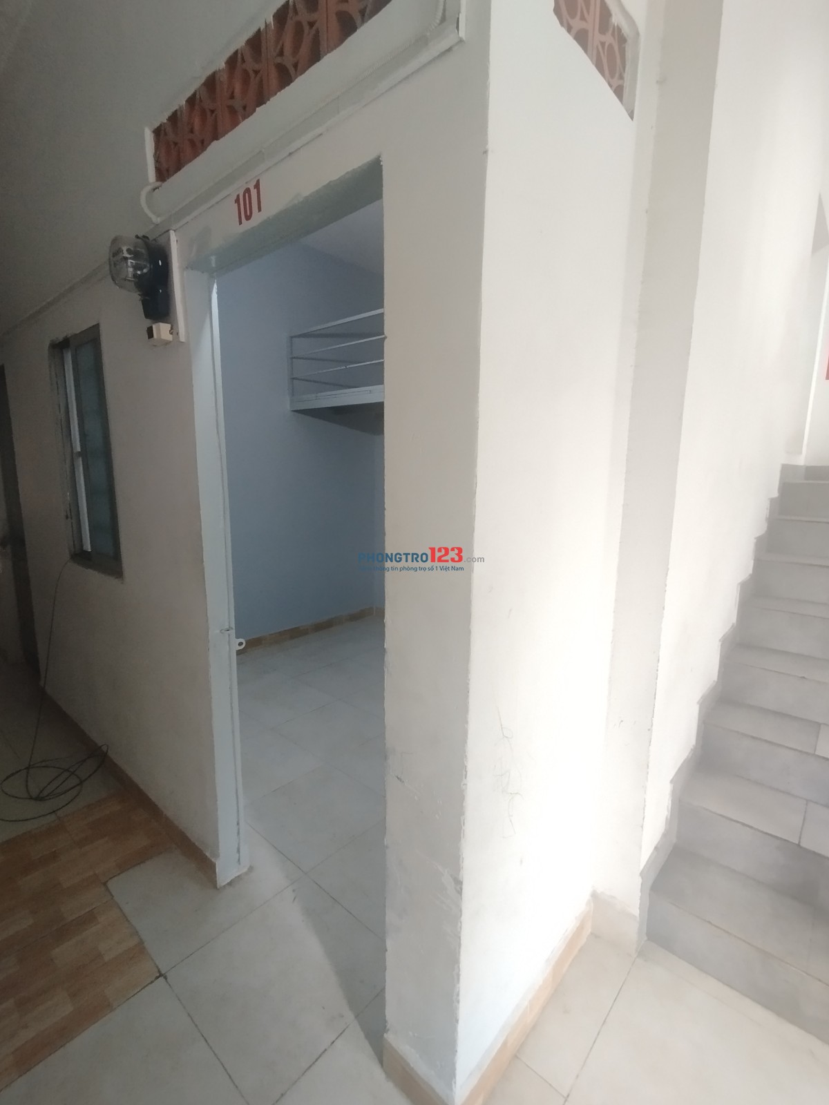 Phòng góc có gác 2,6 triệu. Có Hỗ trợ cọc. Đường Số 6. P4. Q8