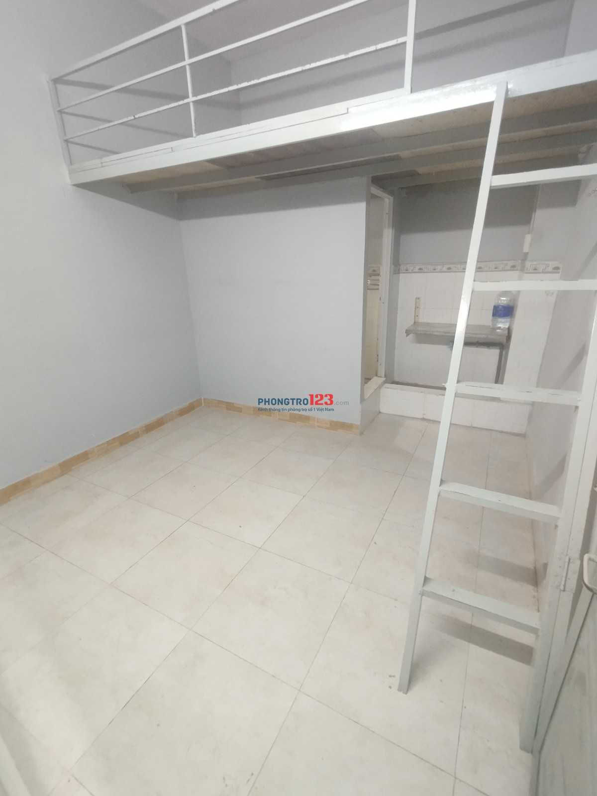 Phòng góc có gác 2,6 triệu. Có Hỗ trợ cọc. Đường Số 6. P4. Q8