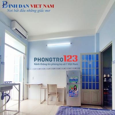 Cho thuê phòng trọ có ban công full nội thất giá 4tr cách ĐH Tài chính - Marketing 900m