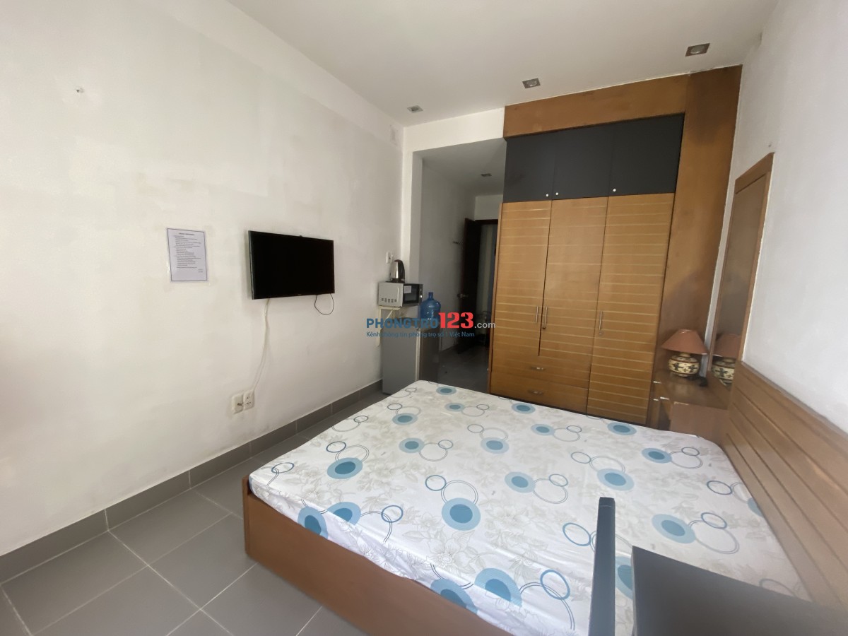 Phòng cao cấp, đầy đủ tiện nghi. Gần Đài truyền hình và trường Khoa Học Xã Hội & Nhân Văn 200 mét..