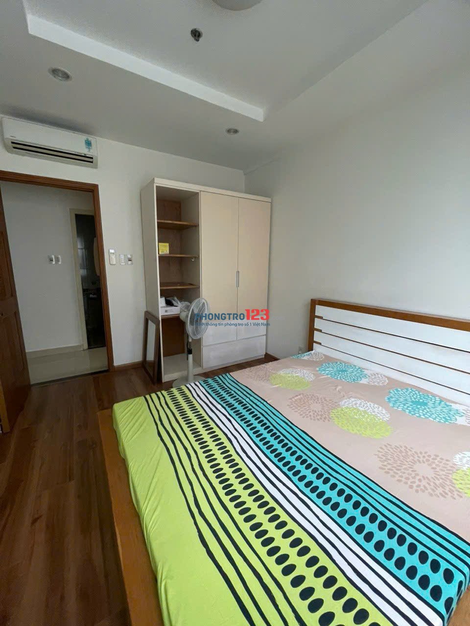 Căn hộ chung cư Ruby,Tân Bình: 2p ngủ, có nội thất, giá 10,5tr/th