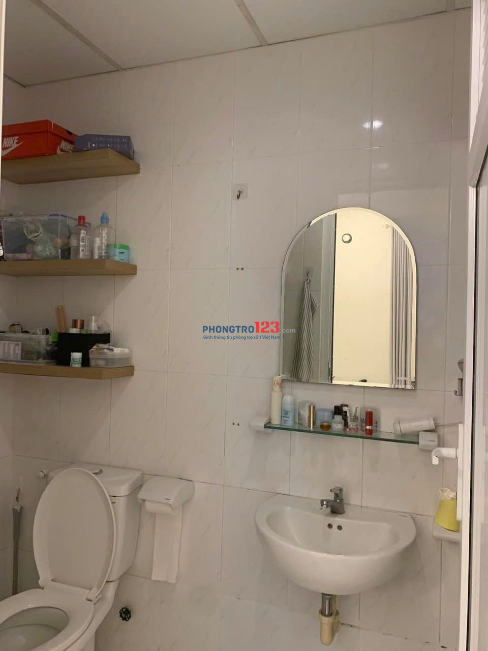 Chung cư Đặng văn Ngữ, Phú Nhuận: Căn góc 2p ngủ, nội thất, 12tr