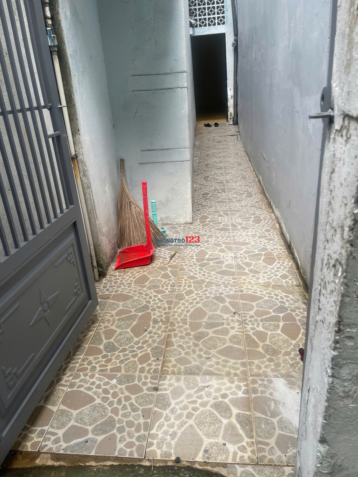 Cho thuê nhà nguyên căn có 1 trệt, 1 lầu đường rộng trung tâm sài gòn