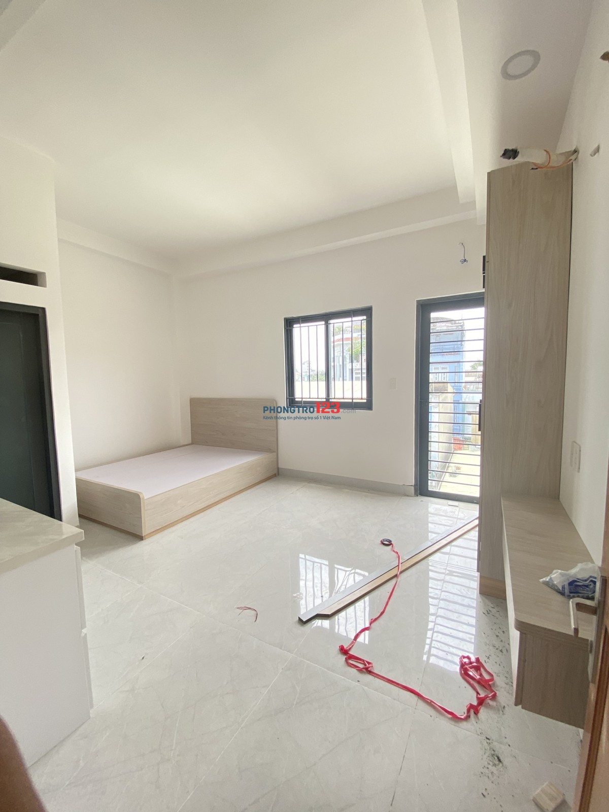 NHÀ MỚI 100% FULL NỘI THẤT, CÓ BAN CÔNG, THANG MÁY Ở LÊ TRỌNG TẤN CHỈ 4TR