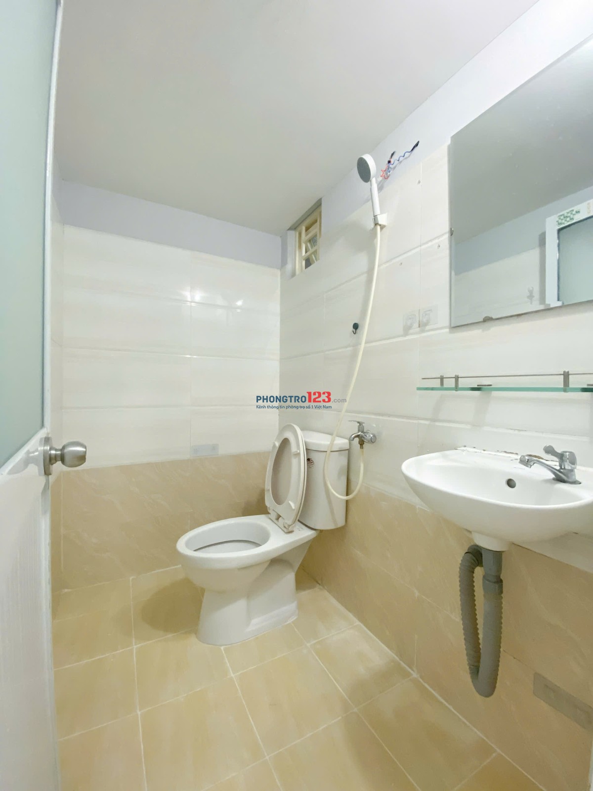PHÒNG CÓ GÁC FULL NỘI THẤT CỬA SỔ LỚN THOÁNG MÁT Ở BÌNH THẠNH GIÁP PHÚ NHUẬN , Q3 - LH: 0334998413