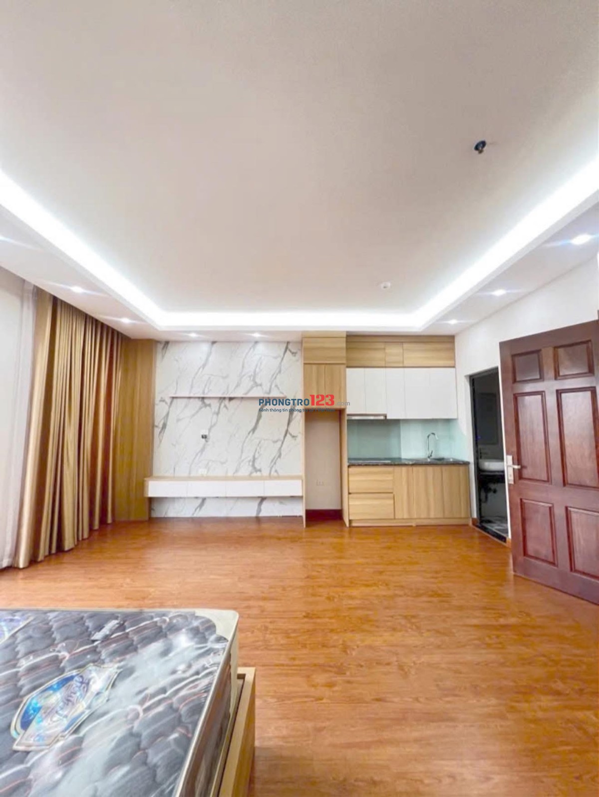 Nhờ các sale kết nối. Mình chính chủ cần cho thuê căn hộ 6A ngõ 690 Lạc Long Quân