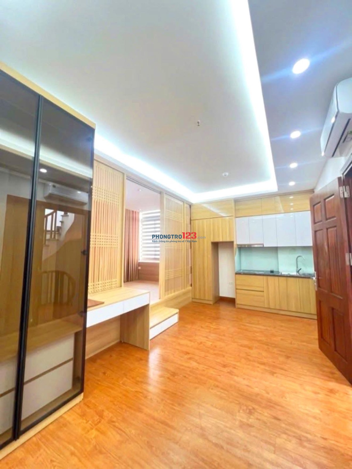 Nhờ các sale kết nối. Mình chính chủ cần cho thuê căn hộ 6A ngõ 690 Lạc Long Quân