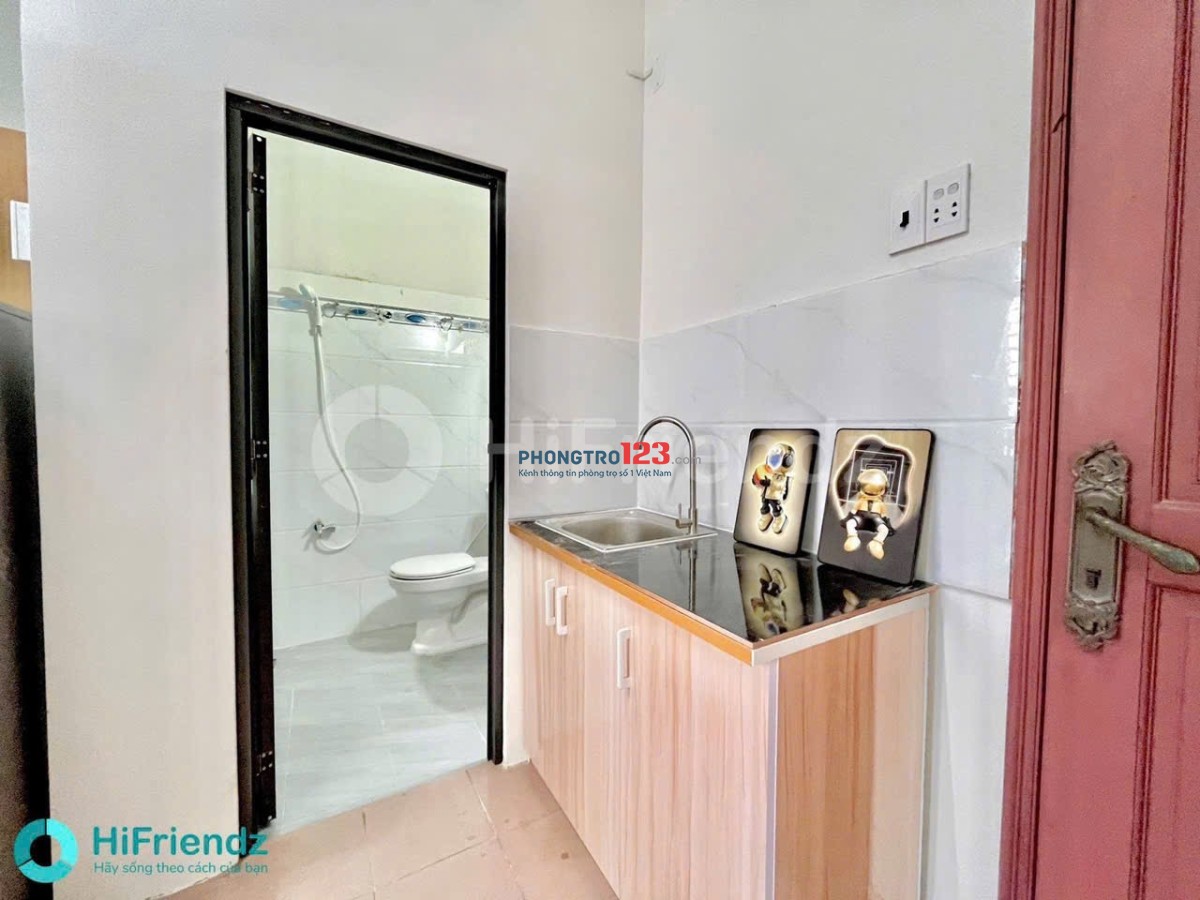 CĂN HỘ CÓ BAN CÔNG RIÊNG FULL NỘI THẤT NGAY TÂN BÌNH