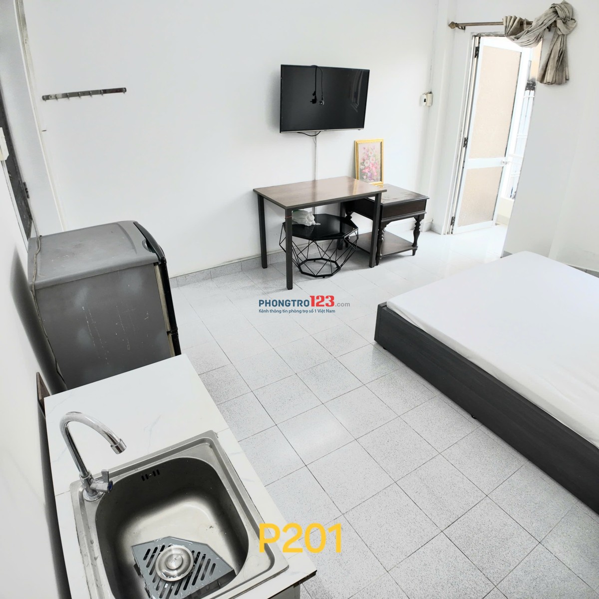 Cho thuê phòng ban công đầy đủ nội thất ở Đường 3 tháng 2 quận 10 gần chung cư Hà Đô, cư xá Đô Thành