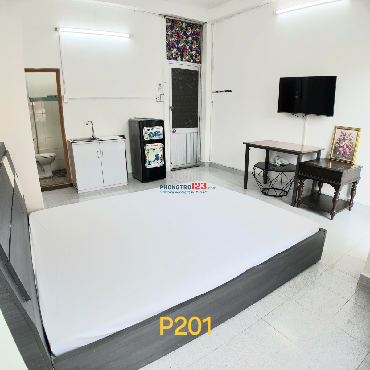 Cho thuê phòng ban công đầy đủ nội thất ở Đường 3 tháng 2 quận 10 gần chung cư Hà Đô, cư xá Đô Thành