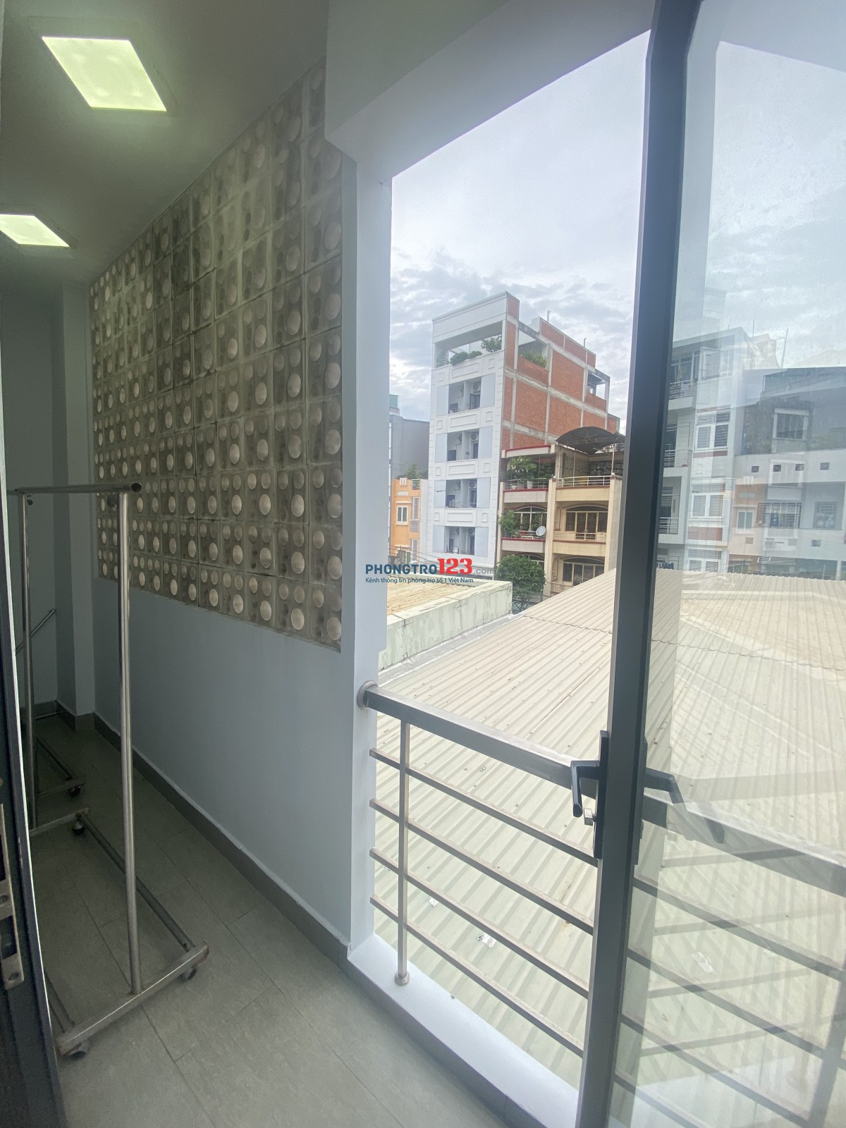 Cho thuê phòng mới đẹp đầy đủ tiện nghi ở Cách Mạng Tháng 8 quận 10 hẻm xe tải thông ra Hoà Hưng