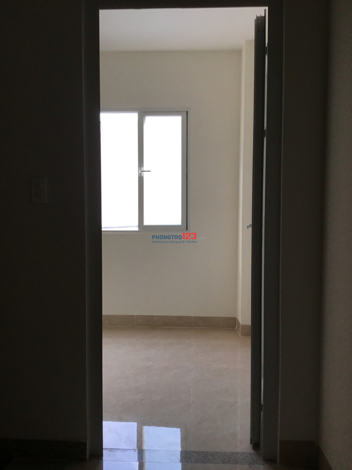 Phòng trọ studio 16m2 sẵn nội thất cách ĐHSPKT chỉ 5' đi bộ