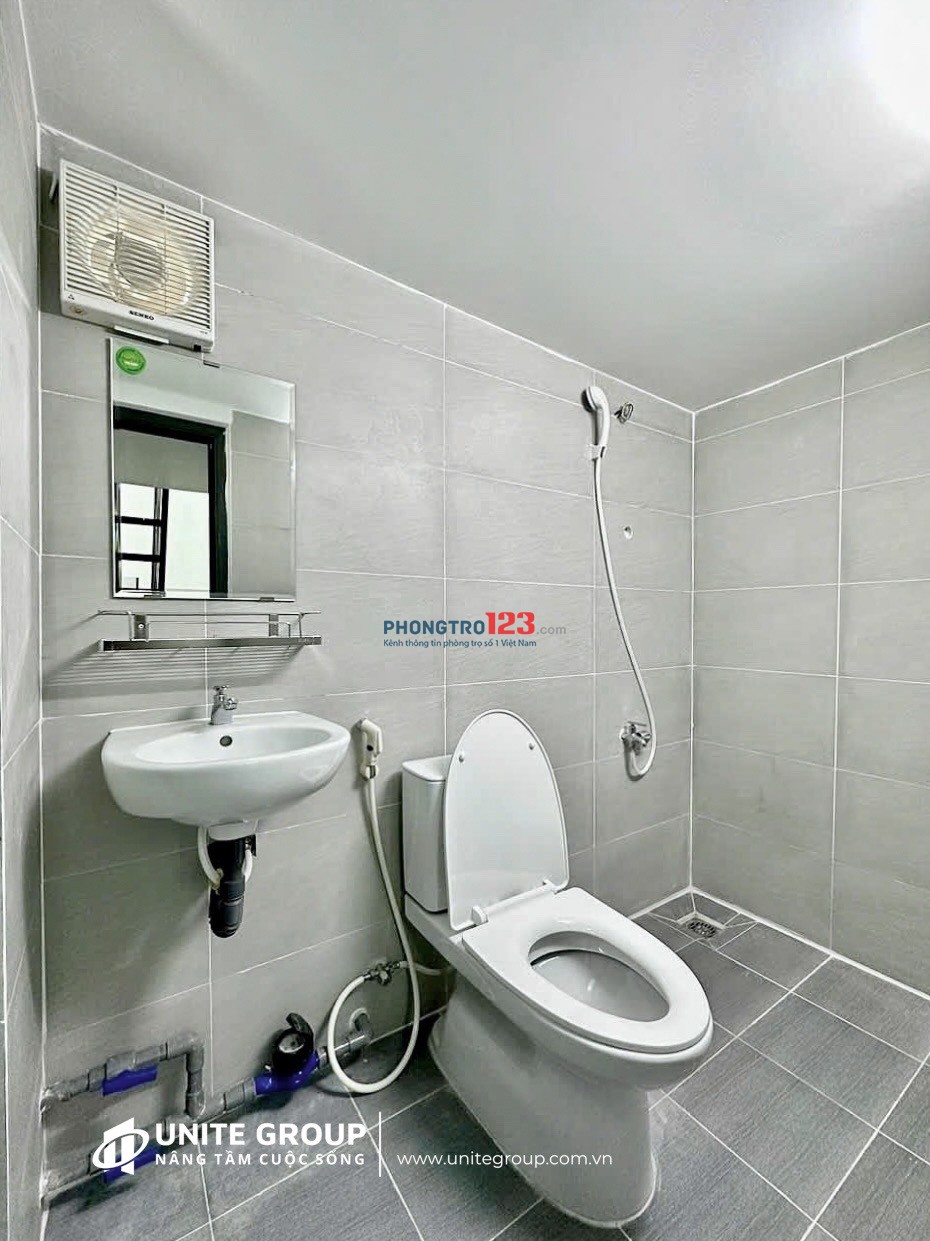 Phòng trọ có gác lửng cao 2m4 ngay Trường Sa Bình Thạnh, gần Cầu Thị Nghè Q1, Q2, ngã tư Hàng Xanh