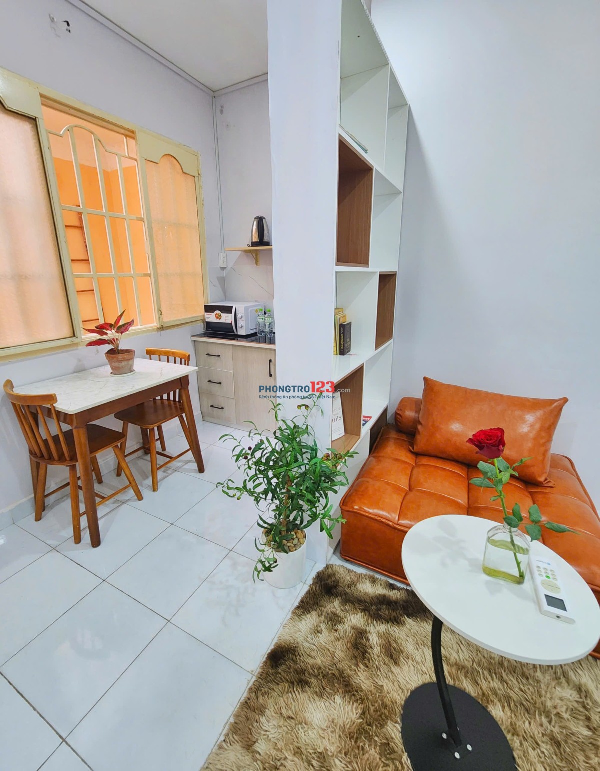 Cho thuê phòng trọ giá rẻ gần trường Văn Lang Quận 1 chợ Tân Định 30m2 ,Cửa sổ lớn full nội thất