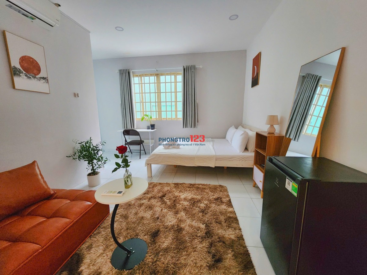 Cho thuê phòng trọ giá rẻ gần trường Văn Lang Quận 1 chợ Tân Định 30m2 ,Cửa sổ lớn full nội thất