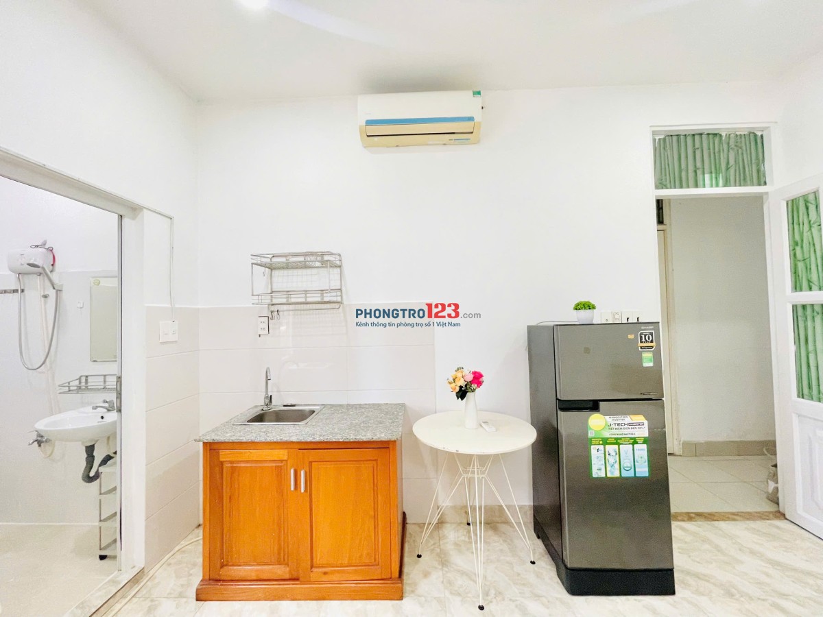  CHO THUÊ PHÒNG TRỌ FULL NỘI THẤT ĐƯỜNG NGUYỄN HỮU CẢNH, QUẬN 1 CÓ THỂ Ở LUÔN