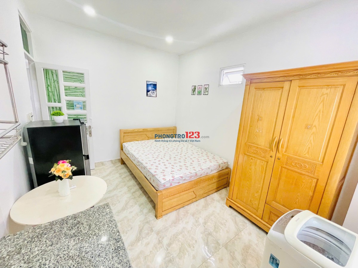  CHO THUÊ PHÒNG TRỌ FULL NỘI THẤT ĐƯỜNG NGUYỄN HỮU CẢNH, QUẬN 1 CÓ THỂ Ở LUÔN