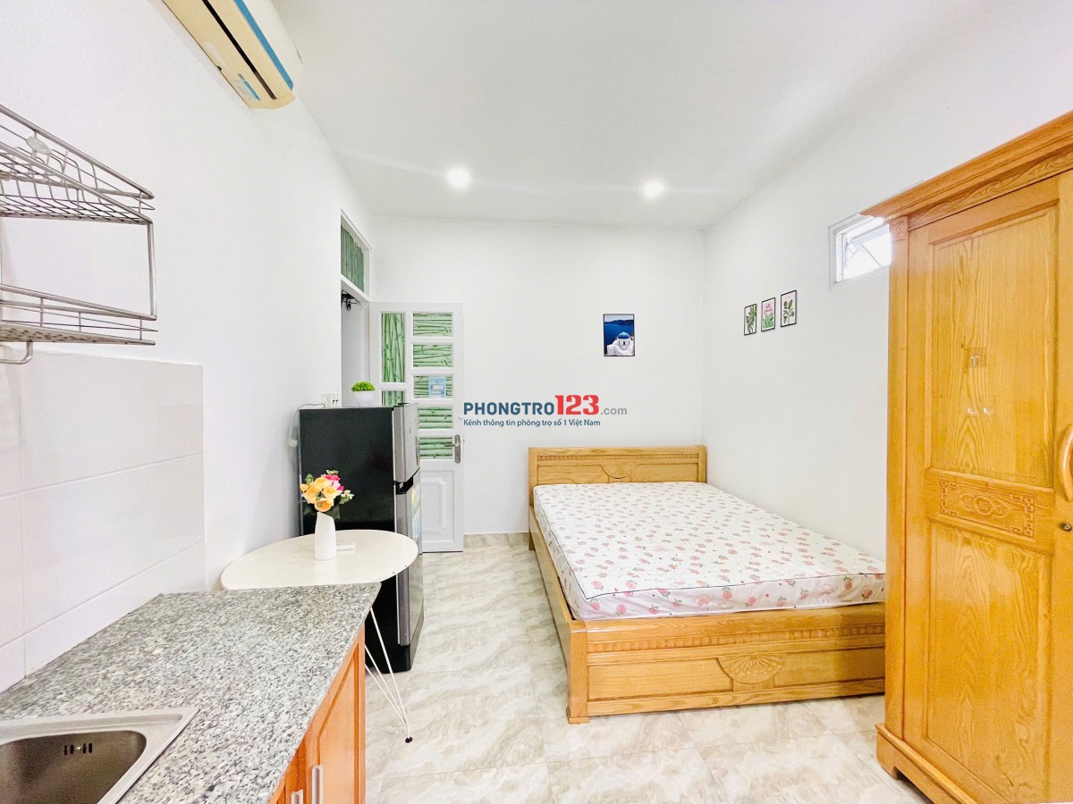  CHO THUÊ PHÒNG TRỌ FULL NỘI THẤT ĐƯỜNG NGUYỄN HỮU CẢNH, QUẬN 1 CÓ THỂ Ở LUÔN