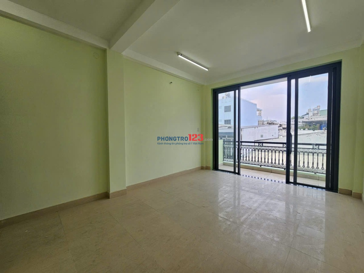 PHÒNG TRỌ BAN CÔNG GIÁ SIÊU RẺ RỘNG 30M2 NGAY TÂN HOÀ ĐÔNG - BÀ HOM