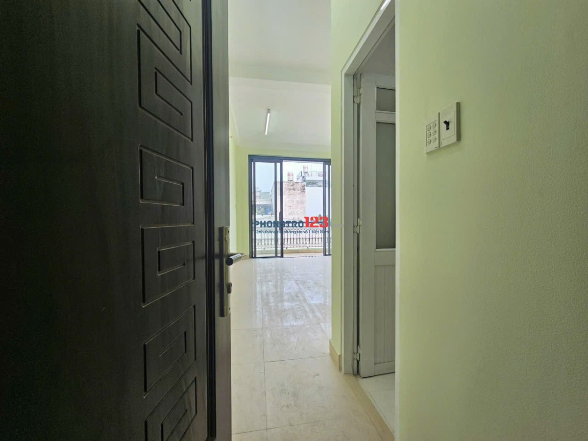 PHÒNG TRỌ BAN CÔNG GIÁ SIÊU RẺ RỘNG 30M2 NGAY TÂN HOÀ ĐÔNG - BÀ HOM