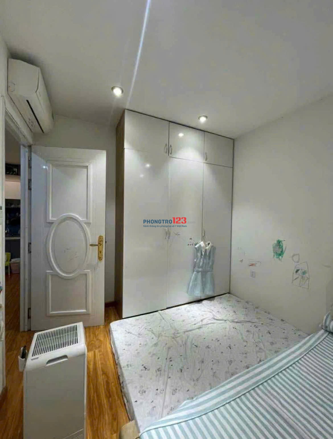 Chung cư Đặng văn Ngữ, PN: Căn góc, 77m2, 2p ngủ, nội thất, 12tr.