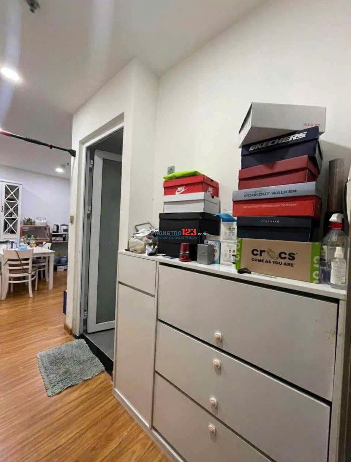 Chung cư Đặng văn Ngữ, PN: Căn góc, 77m2, 2p ngủ, nội thất, 12tr.