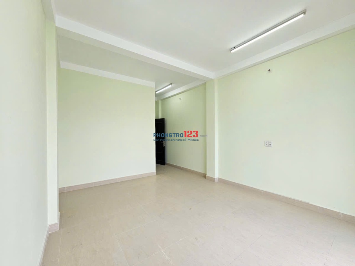 PHÒNG TRỌ BAN CÔNG GIÁ SIÊU RẺ RỘNG 30M2 NGAY TÂN HOÀ ĐÔNG - BÀ HOM