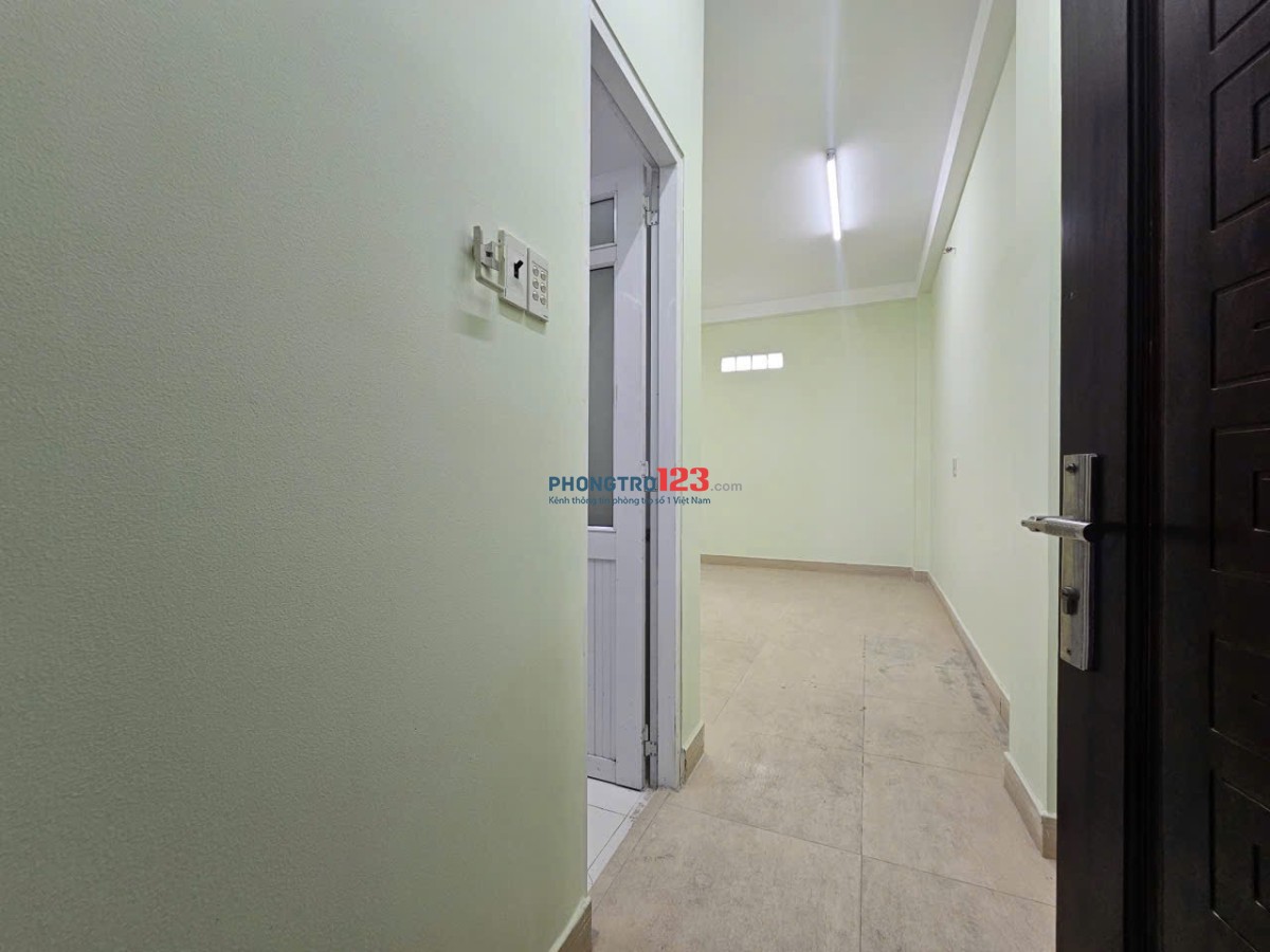 PHÒNG TRỌ BAN CÔNG GIÁ SIÊU RẺ RỘNG 30M2 NGAY TÂN HOÀ ĐÔNG - BÀ HOM