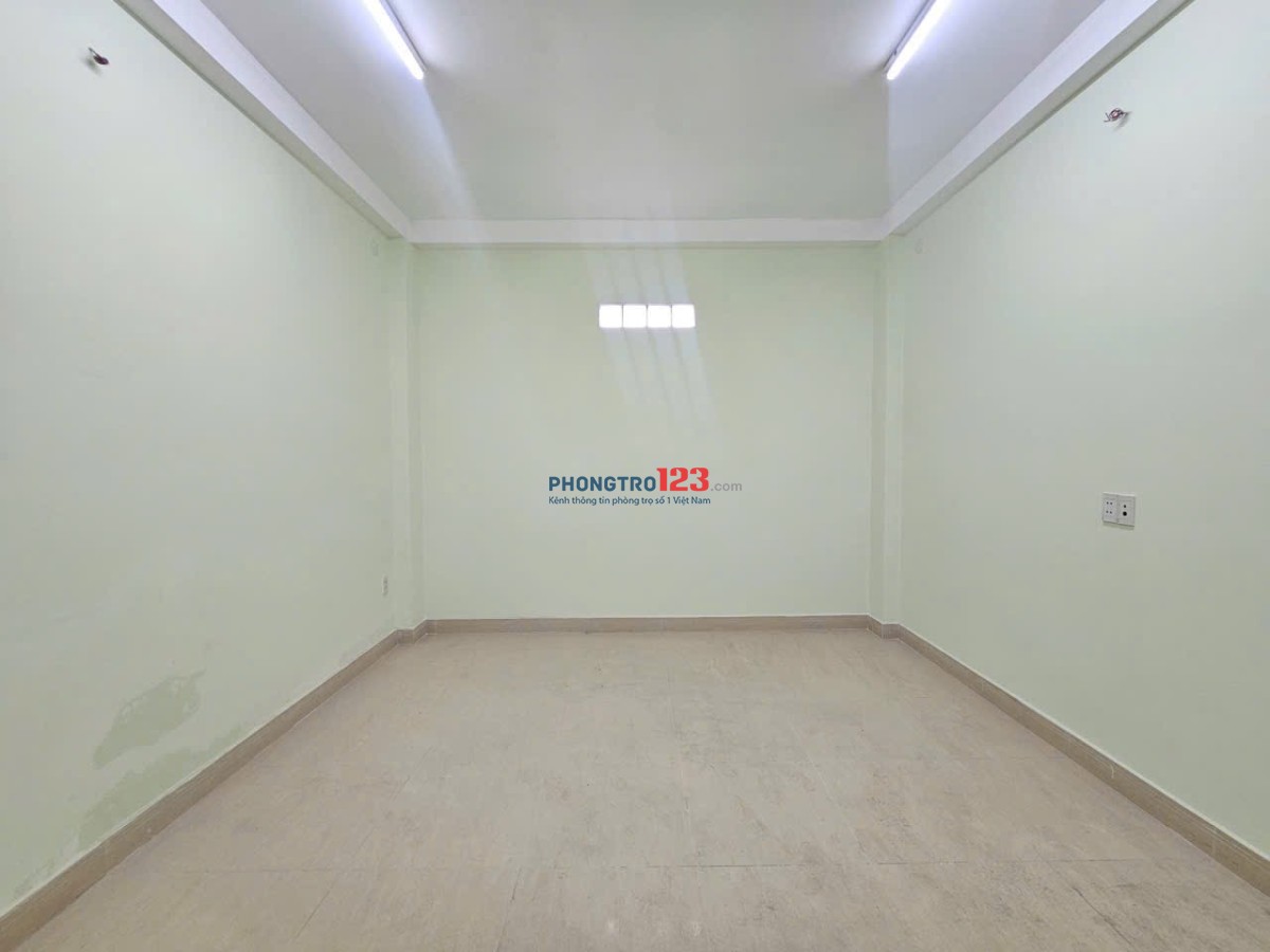 PHÒNG TRỌ BAN CÔNG GIÁ SIÊU RẺ RỘNG 30M2 NGAY TÂN HOÀ ĐÔNG - BÀ HOM