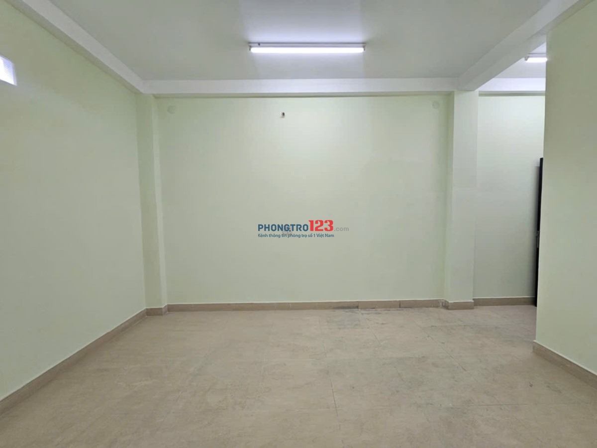 PHÒNG TRỌ BAN CÔNG GIÁ SIÊU RẺ RỘNG 30M2 NGAY TÂN HOÀ ĐÔNG - BÀ HOM