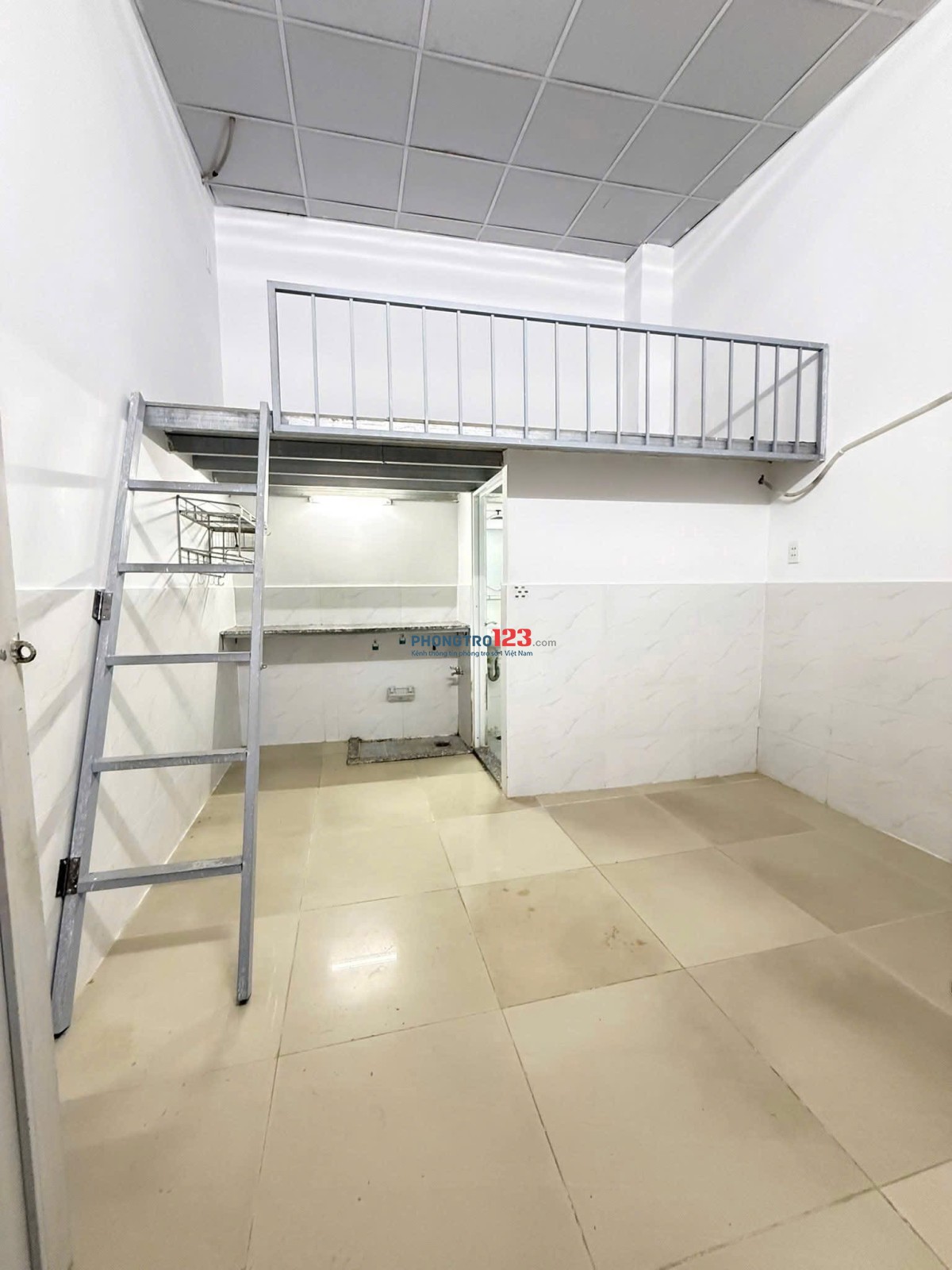 Phòng trệt có gác 20m2 tại đường Huỳnh Thị Hai Q12. Giá 2.600.000