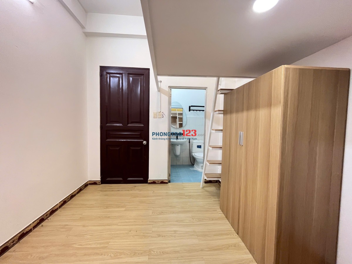 Cho thuê phòng gác/duplex đủ nội thất ở đường 3/2 quận 10 gần cầu vượt, Satramart, Vạn Hạnh Mall