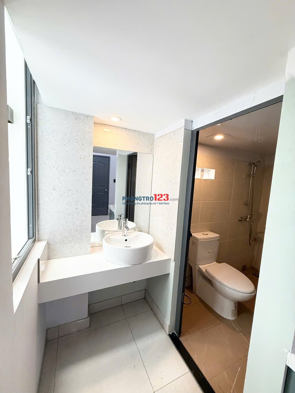 Cho thuê phòng gác/duplex mới nhà thang máy ở Dương Quảng Hàm Gò Vấp gần siêu thị Emart, ĐH Văn Lang