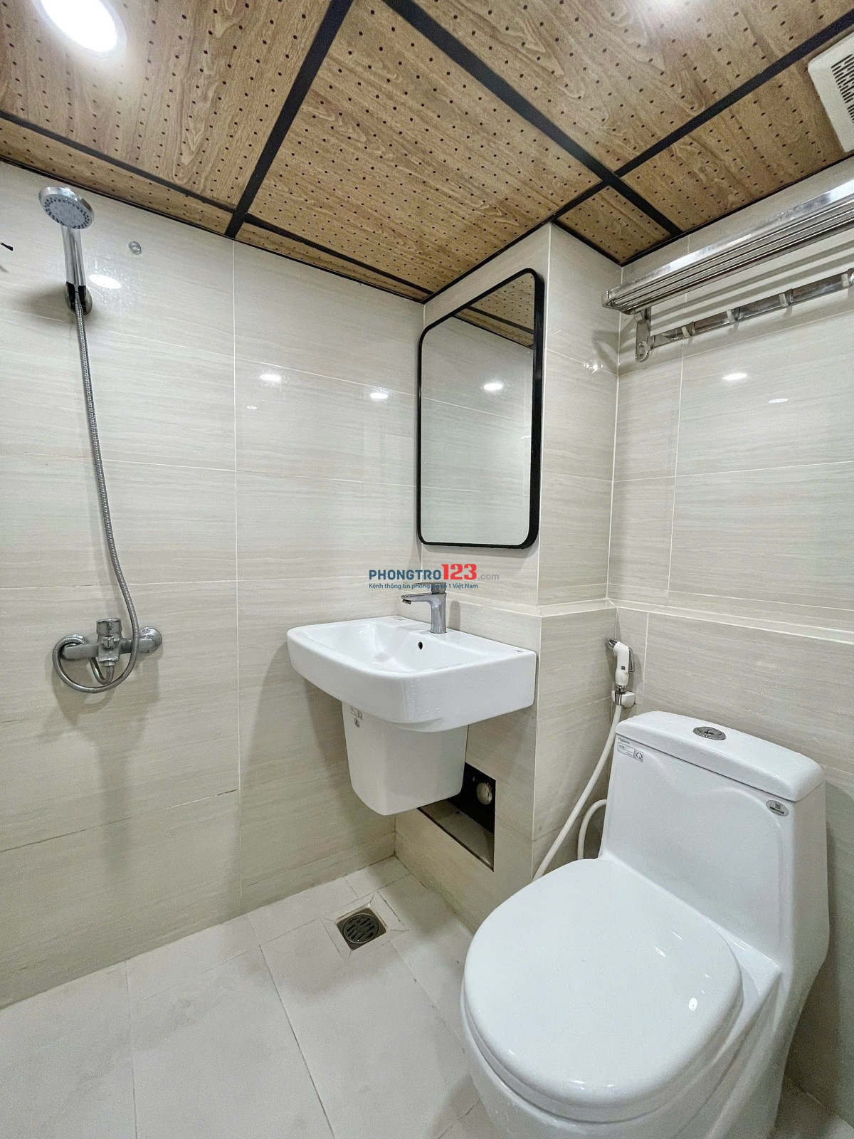 PHÒNG ĐẸP FULL TIỆN NGHI GẦN KHU CHẾ XUẤT TÂN THUẬN