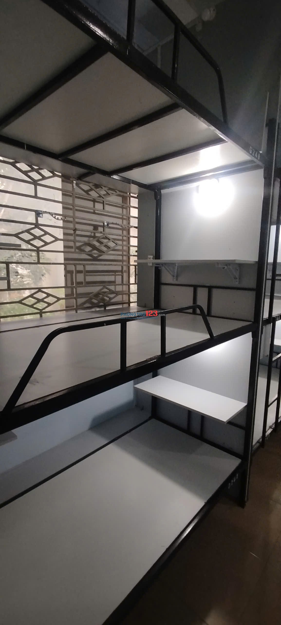  CHO THUÊ KÝ TÚC XÁ GIÁ RẺ – CHỈ TỪ 650K/THÁNG Vị trí đắc địa: Trung tâm Quận 11 – Gần ĐH Bá
