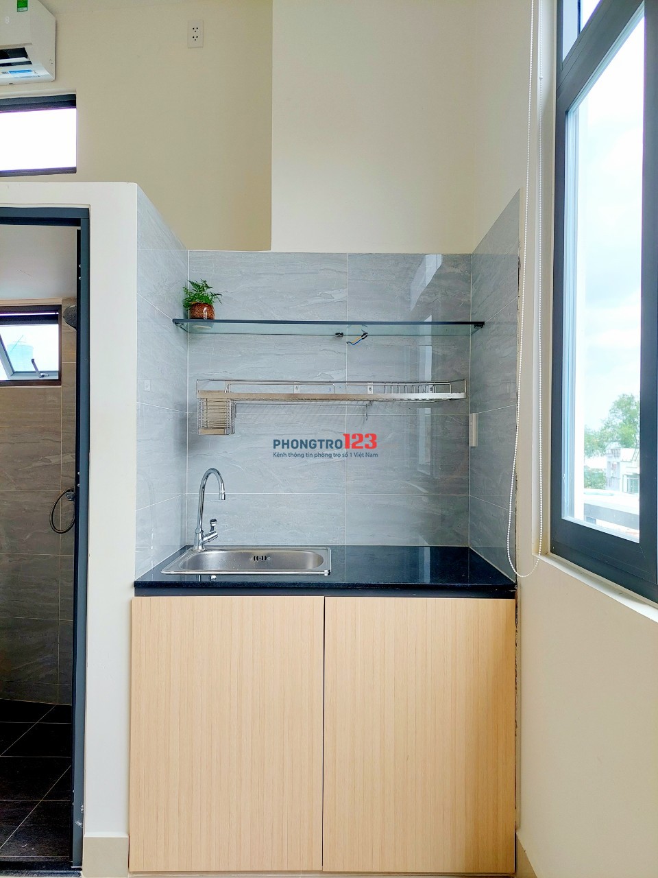 PHÒNG CỬA SỔ LỚN Y HÌNH ĐẨY ĐỦ TIỆN NGHI NGAY LÊ ĐỨC THỌ