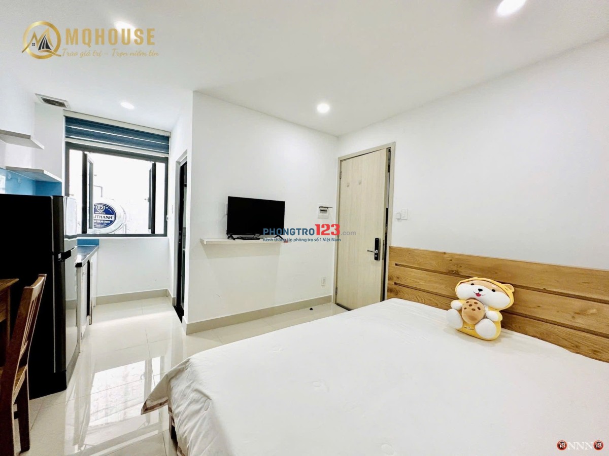 Cho thuê căn studio cửa sổ lớn toà có thang máy Full nội thất ở Phú Nhuận gần CV Gia Định, Coopmart